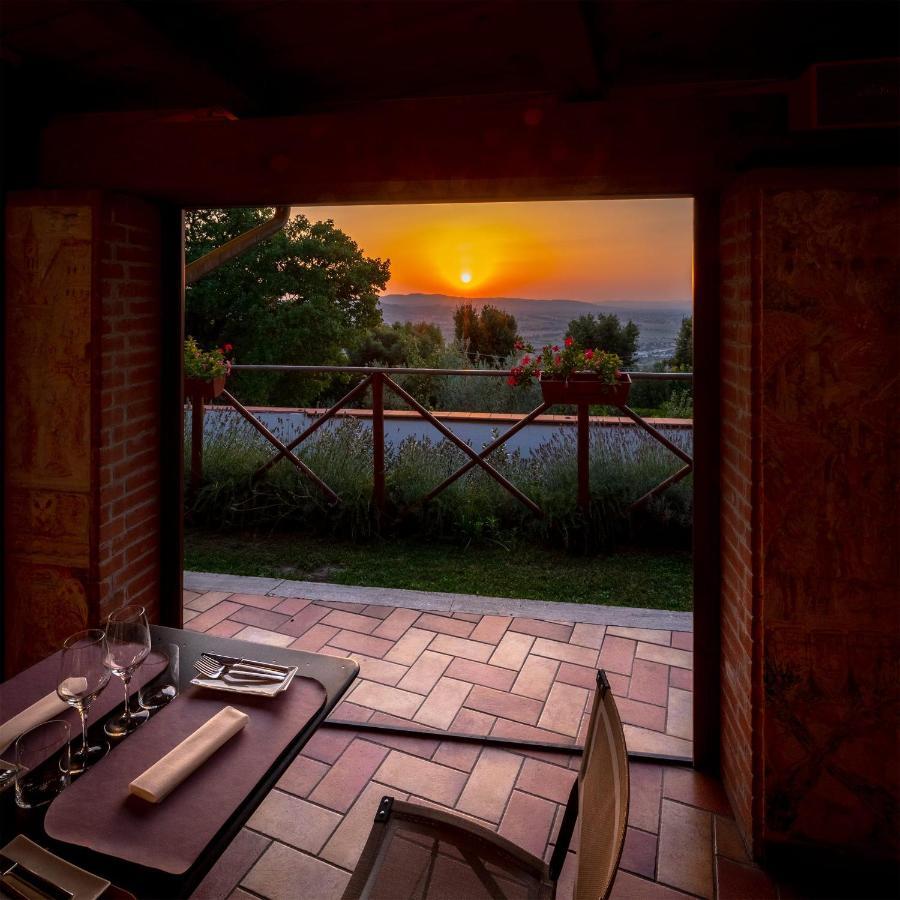 Albergo Ristorante Il Terziere Треві Екстер'єр фото